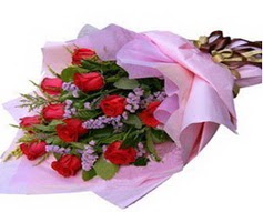 11 adet kirmizi güllerden görsel buket  Bursa Abc çiçek çiçek gönderme sitemiz güvenlidir 