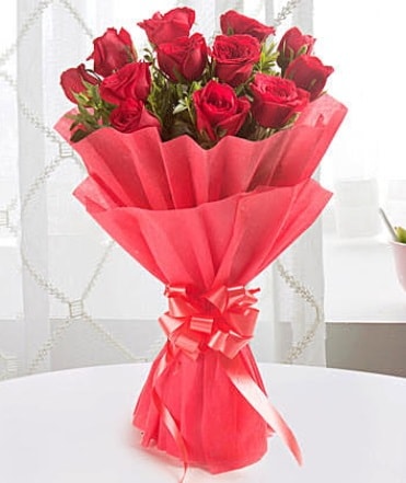 12 adet kırmızı gülden modern buket  Bursa Abc çiçek çiçek yolla 